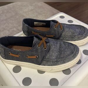 Boy’s Toms boat shoes size 12